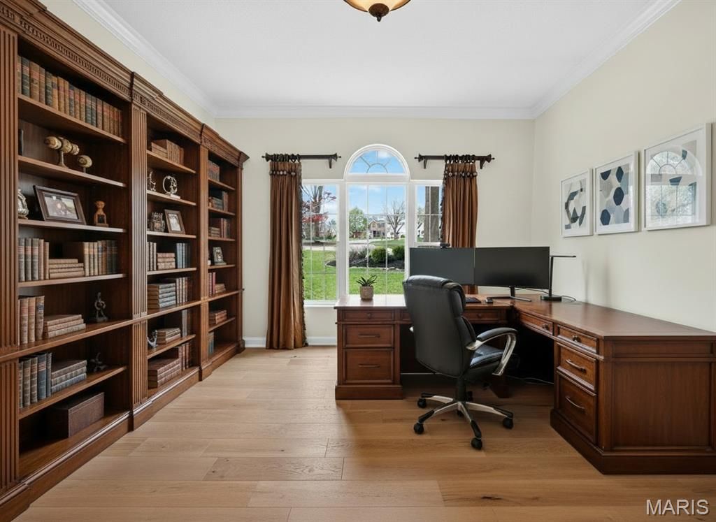 Image 18 of property listing at 11 Regatta Bay Court, Lake St Louis, MO 63367