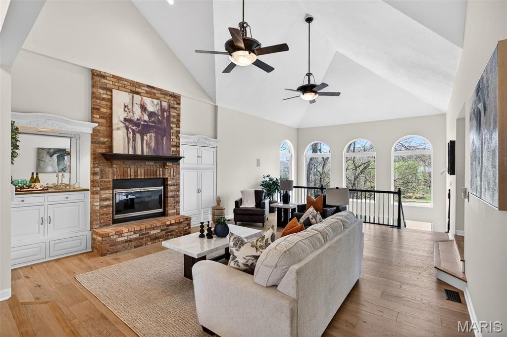 Image 20 of property listing at 11 Regatta Bay Court, Lake St Louis, MO 63367