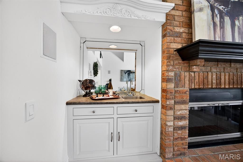 Image 24 of property listing at 11 Regatta Bay Court, Lake St Louis, MO 63367