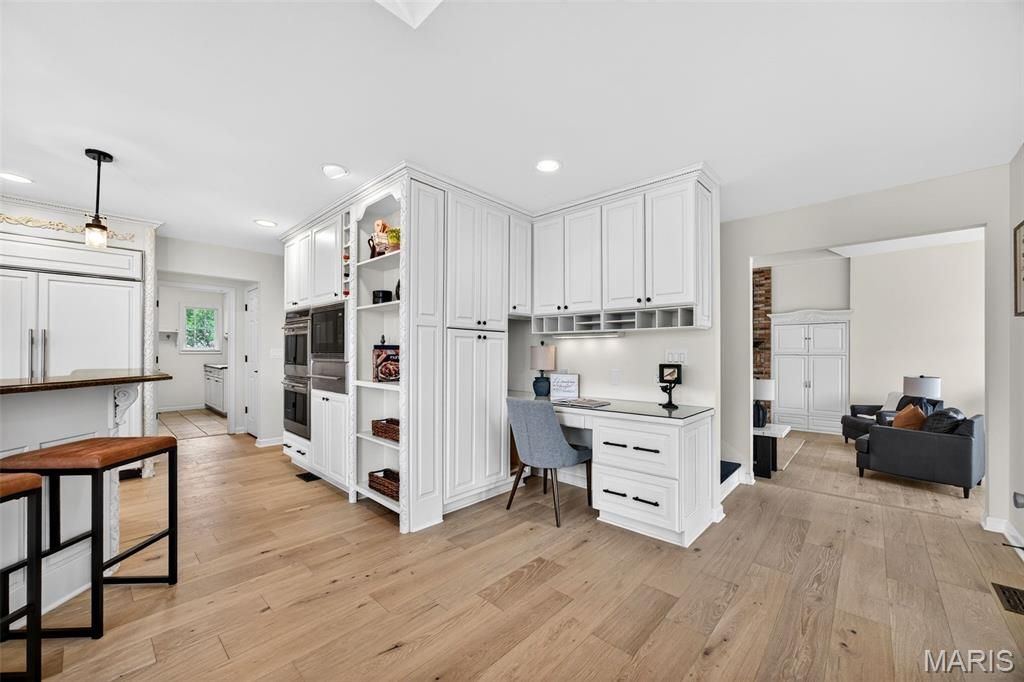 Image 29 of property listing at 11 Regatta Bay Court, Lake St Louis, MO 63367