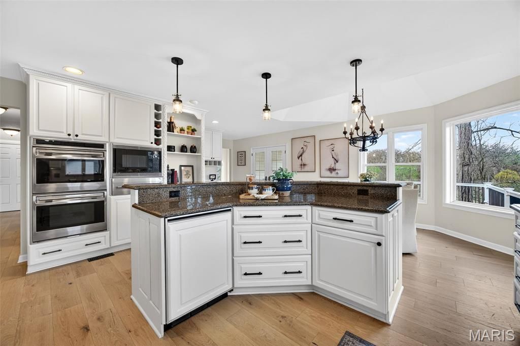 Image 33 of property listing at 11 Regatta Bay Court, Lake St Louis, MO 63367