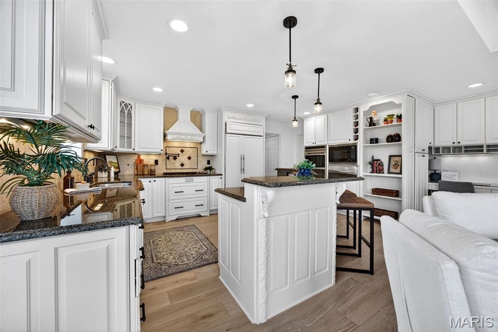 Image 34 of property listing at 11 Regatta Bay Court, Lake St Louis, MO 63367