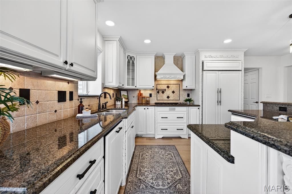 Image 35 of property listing at 11 Regatta Bay Court, Lake St Louis, MO 63367