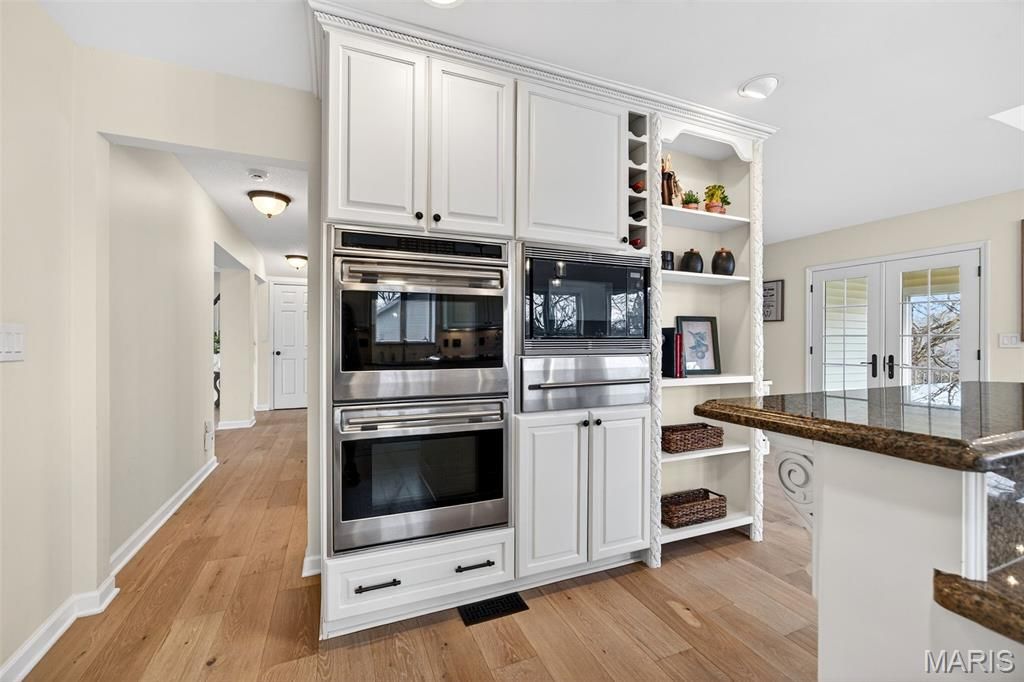 Image 38 of property listing at 11 Regatta Bay Court, Lake St Louis, MO 63367