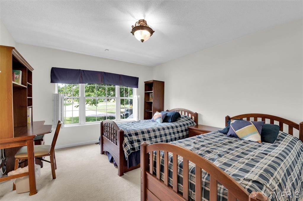 Image 48 of property listing at 11 Regatta Bay Court, Lake St Louis, MO 63367