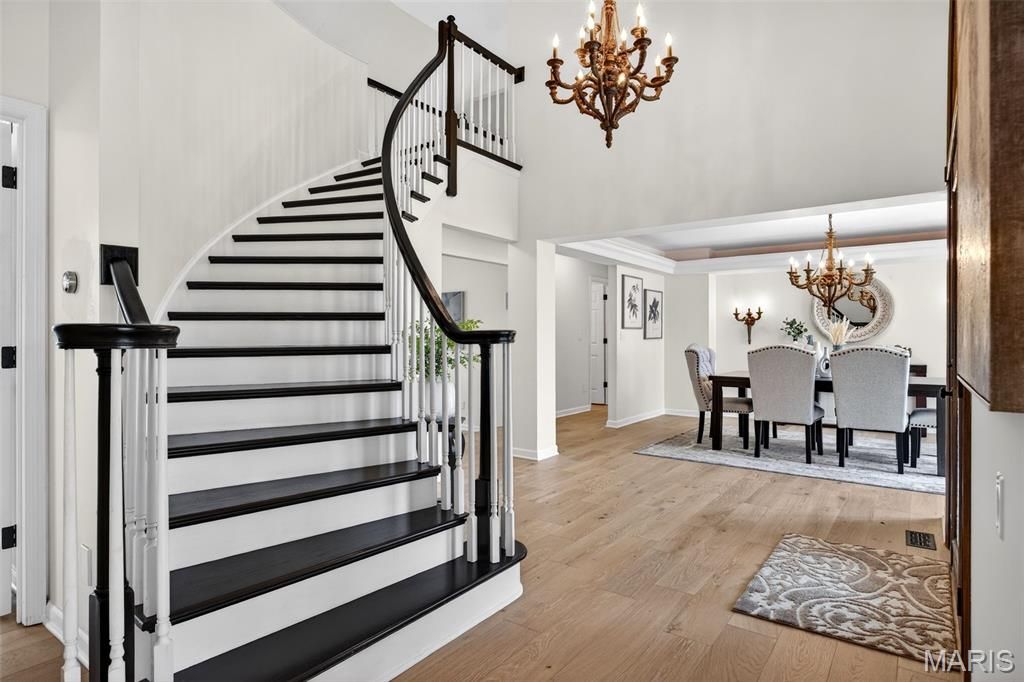 Image 6 of property listing at 11 Regatta Bay Court, Lake St Louis, MO 63367