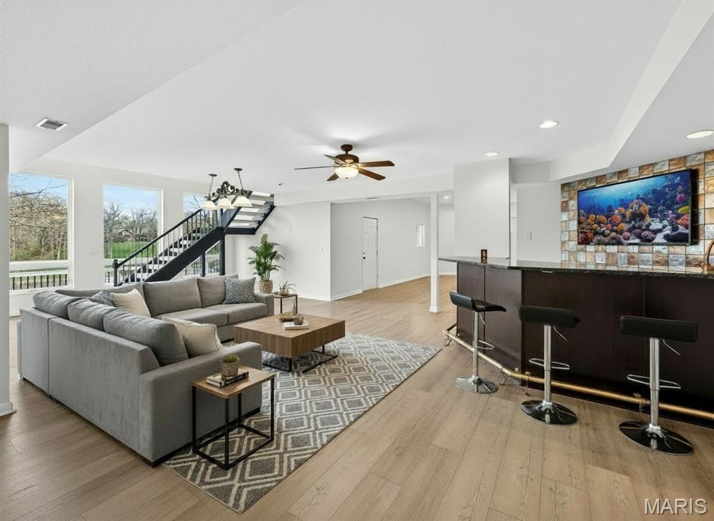 Image 53 of property listing at 11 Regatta Bay Court, Lake St Louis, MO 63367