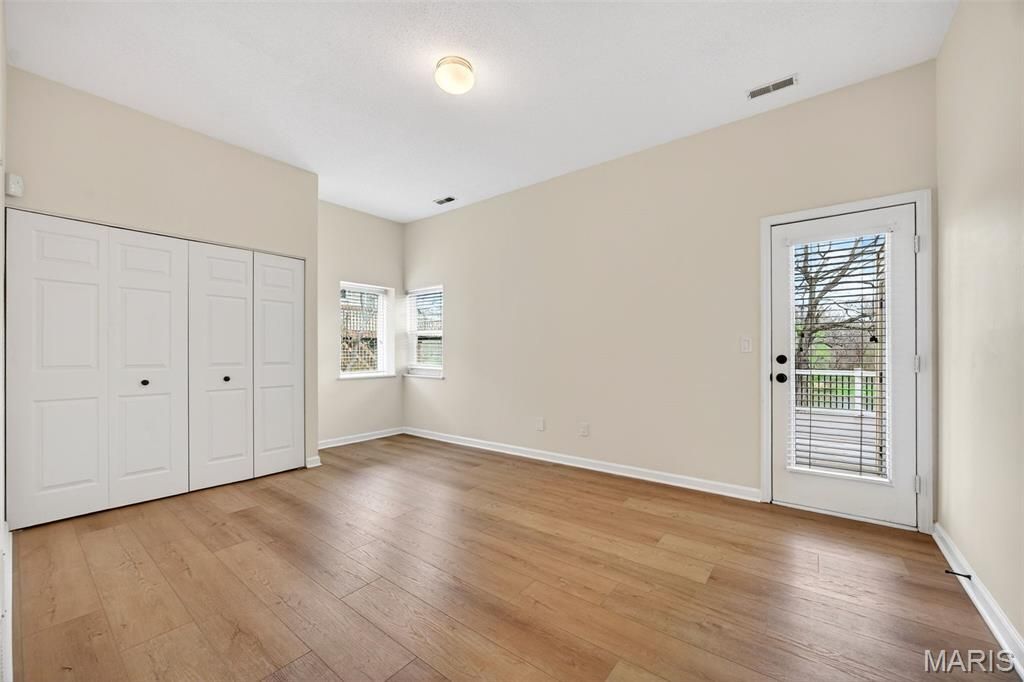 Image 60 of property listing at 11 Regatta Bay Court, Lake St Louis, MO 63367