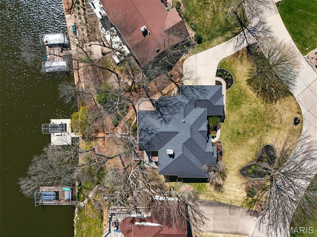 Image 63 of property listing at 11 Regatta Bay Court, Lake St Louis, MO 63367