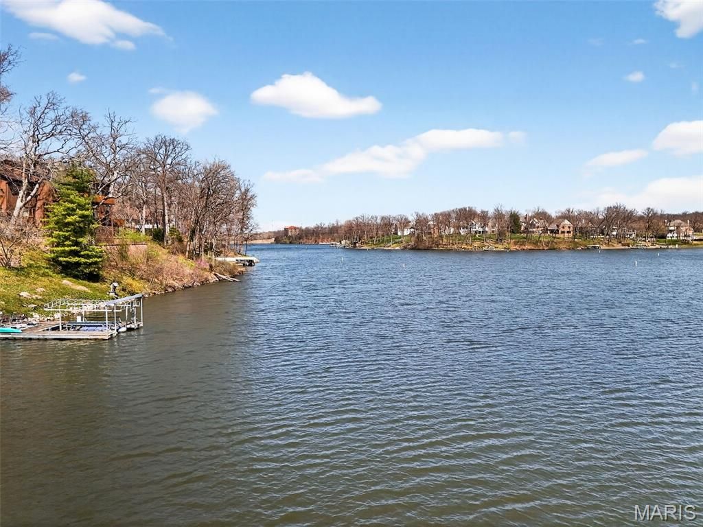 Image 64 of property listing at 11 Regatta Bay Court, Lake St Louis, MO 63367