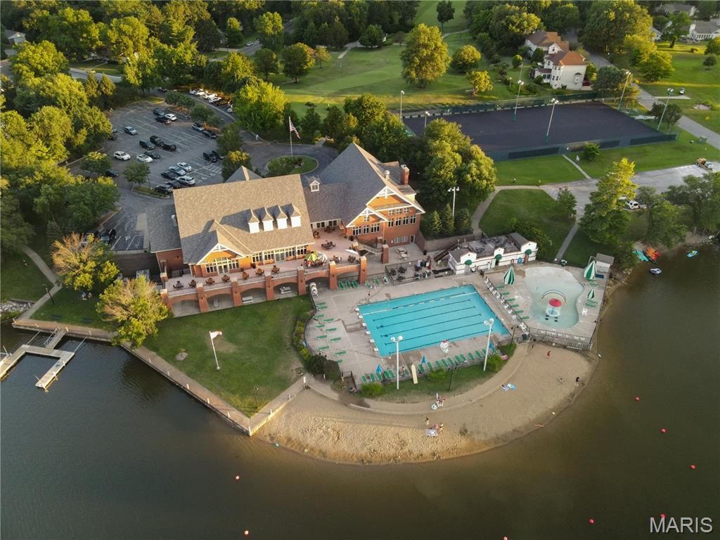 Image 72 of property listing at 11 Regatta Bay Court, Lake St Louis, MO 63367