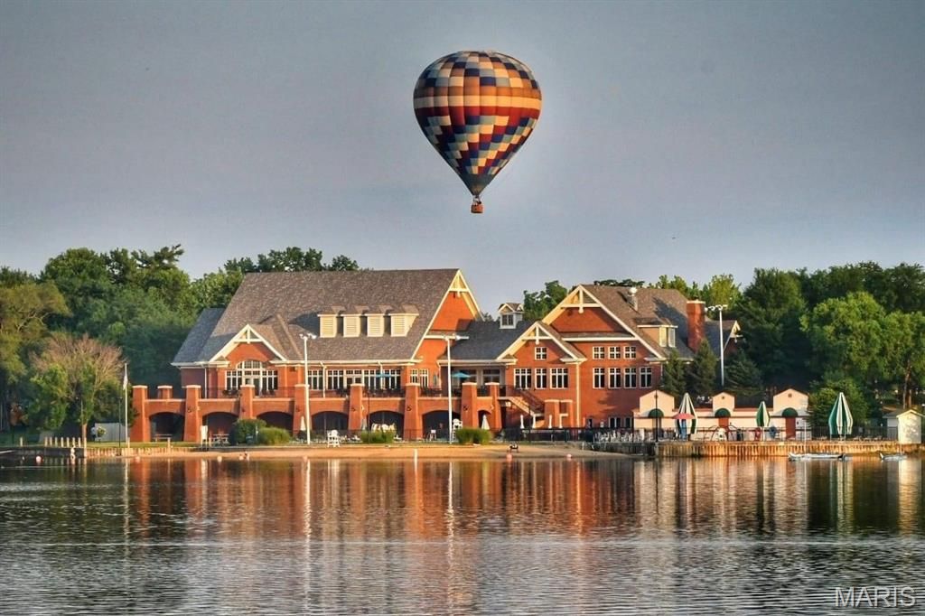 Image 73 of property listing at 11 Regatta Bay Court, Lake St Louis, MO 63367