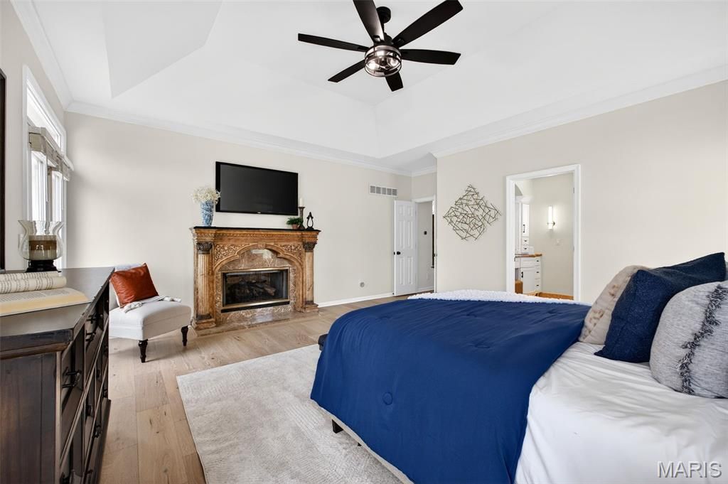 Image 9 of property listing at 11 Regatta Bay Court, Lake St Louis, MO 63367