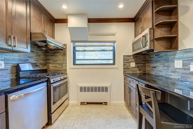 7401 220th Street 132B2, Oakland Gardens, NY 11364