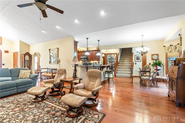 1547 Yellow Rose Court, Fairborn, OH 45324