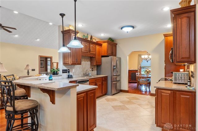 1547 Yellow Rose Court, Fairborn, OH 45324