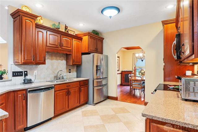 1547 Yellow Rose Court, Fairborn, OH 45324