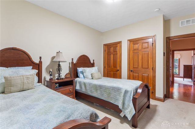 1547 Yellow Rose Court, Fairborn, OH 45324