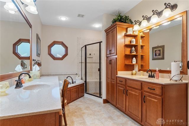 1547 Yellow Rose Court, Fairborn, OH 45324