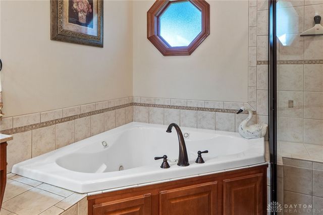 1547 Yellow Rose Court, Fairborn, OH 45324