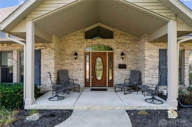 1547 Yellow Rose Court, Fairborn, OH 45324