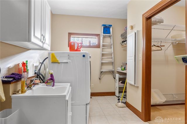 1547 Yellow Rose Court, Fairborn, OH 45324