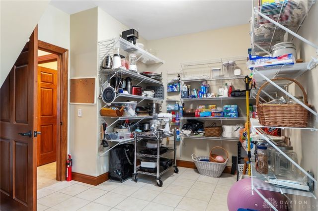 1547 Yellow Rose Court, Fairborn, OH 45324