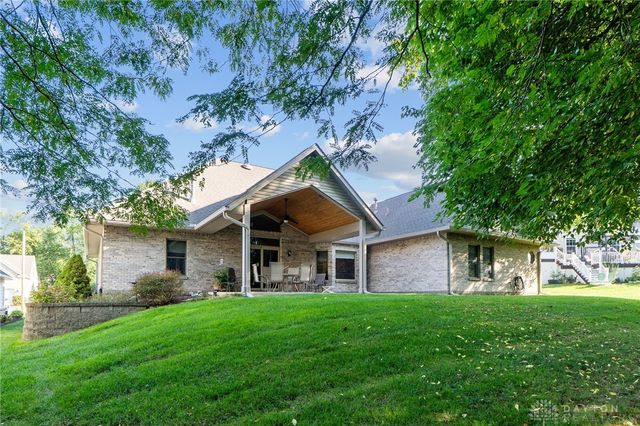 1547 Yellow Rose Court, Fairborn, OH 45324