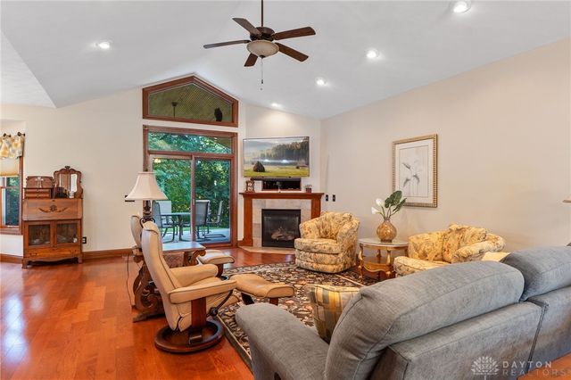 1547 Yellow Rose Court, Fairborn, OH 45324