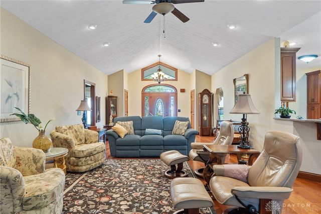 1547 Yellow Rose Court, Fairborn, OH 45324