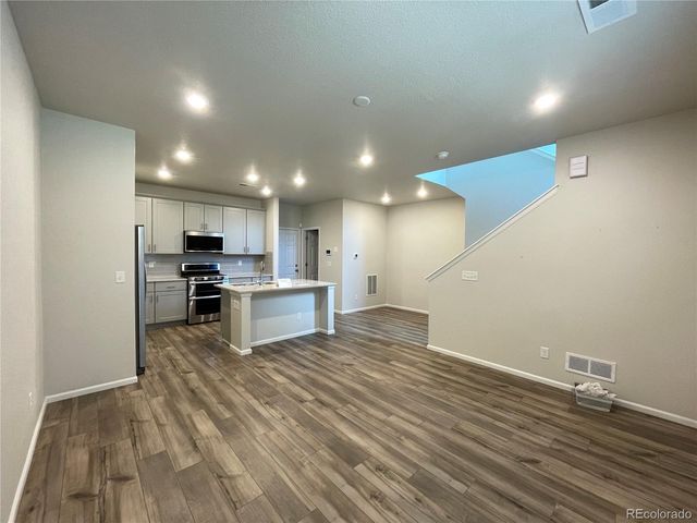 6089 N Liverpool Street, Aurora, CO 80019