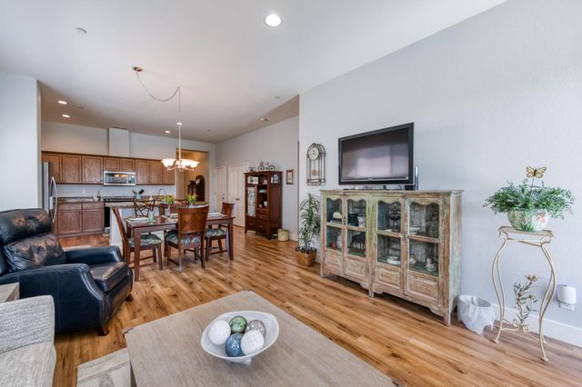 7633 E Fedora Avenue, Fresno, CA 93737