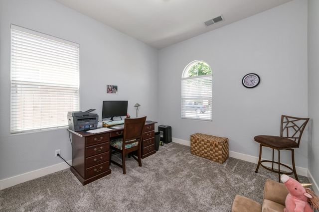 7633 E Fedora Avenue, Fresno, CA 93737