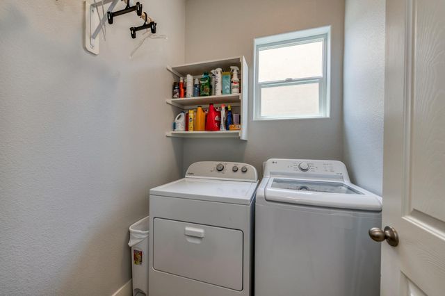 7633 E Fedora Avenue, Fresno, CA 93737