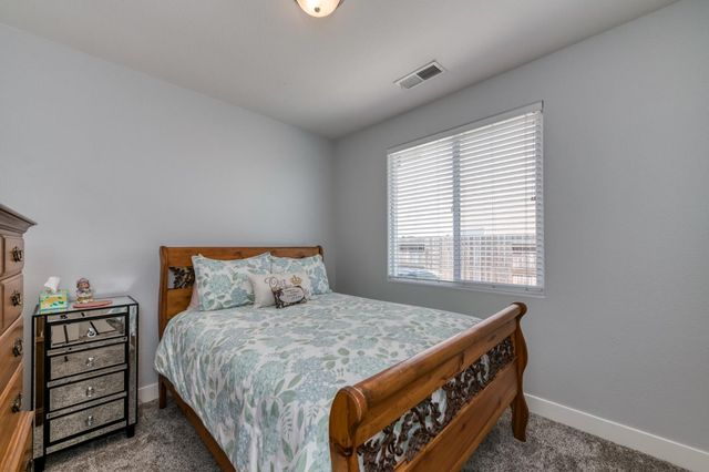 7633 E Fedora Avenue, Fresno, CA 93737