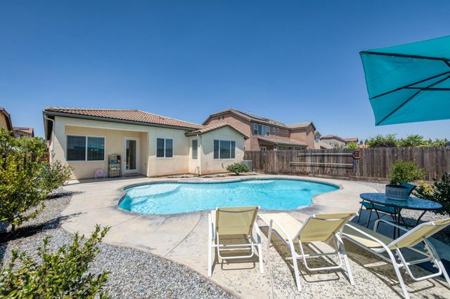 7633 E Fedora Avenue, Fresno, CA 93737