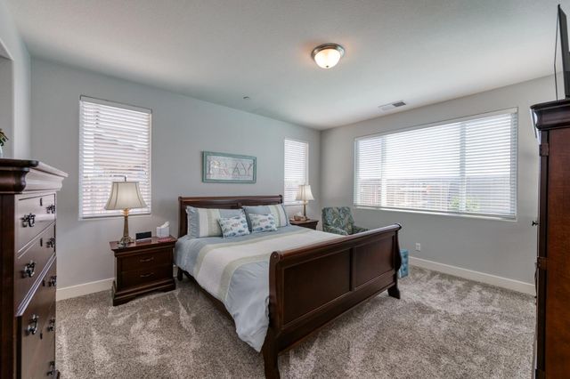 7633 E Fedora Avenue, Fresno, CA 93737