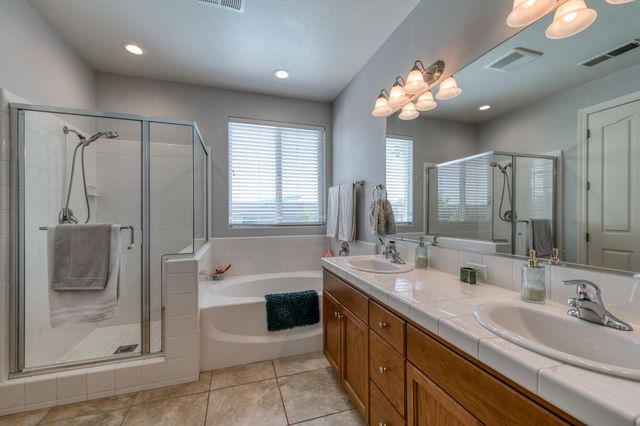 7633 E Fedora Avenue, Fresno, CA 93737