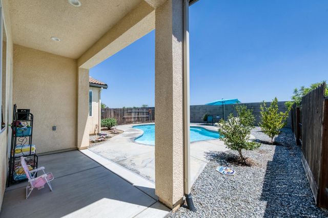 7633 E Fedora Avenue, Fresno, CA 93737