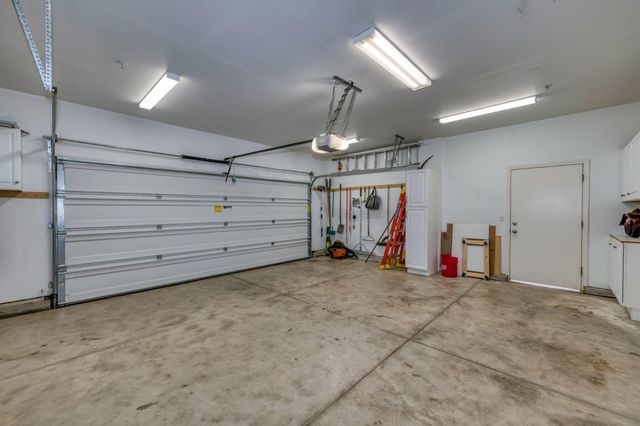 7633 E Fedora Avenue, Fresno, CA 93737