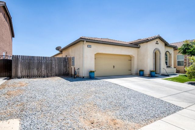 7633 E Fedora Avenue, Fresno, CA 93737