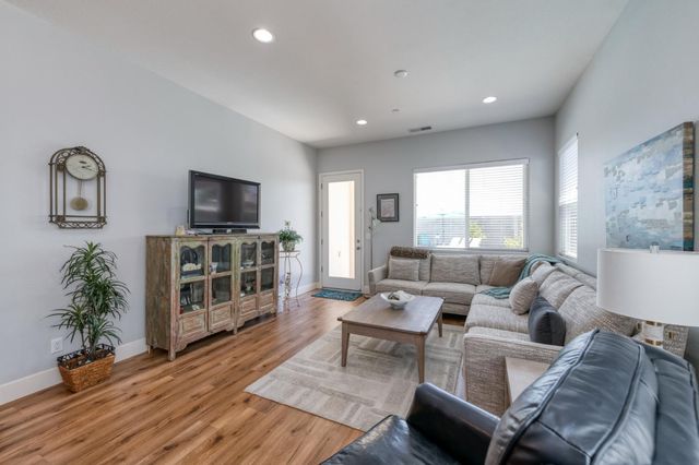 7633 E Fedora Avenue, Fresno, CA 93737