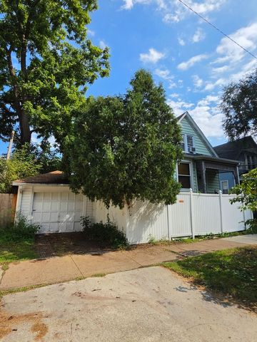 6821 N Ravenswood Avenue, Chicago, IL 60626