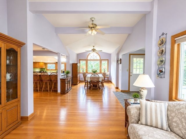25 Whisper Ln, Fairhaven, MA 02719