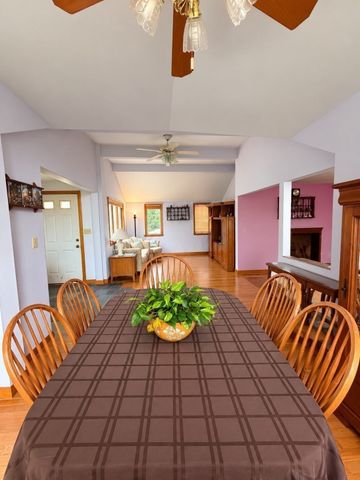 25 Whisper Ln, Fairhaven, MA 02719