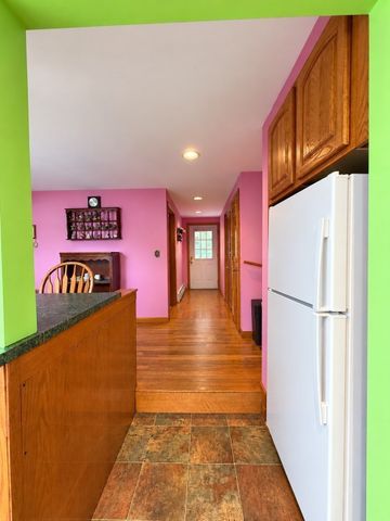 25 Whisper Ln, Fairhaven, MA 02719