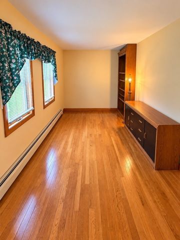 25 Whisper Ln, Fairhaven, MA 02719
