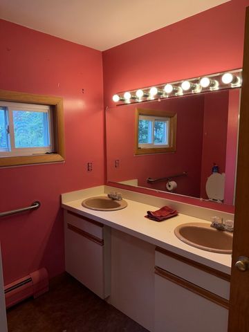 25 Whisper Ln, Fairhaven, MA 02719