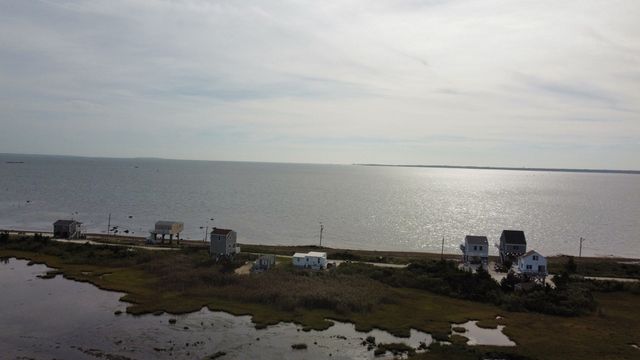 25 Whisper Ln, Fairhaven, MA 02719