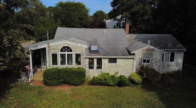 25 Whisper Ln, Fairhaven, MA 02719